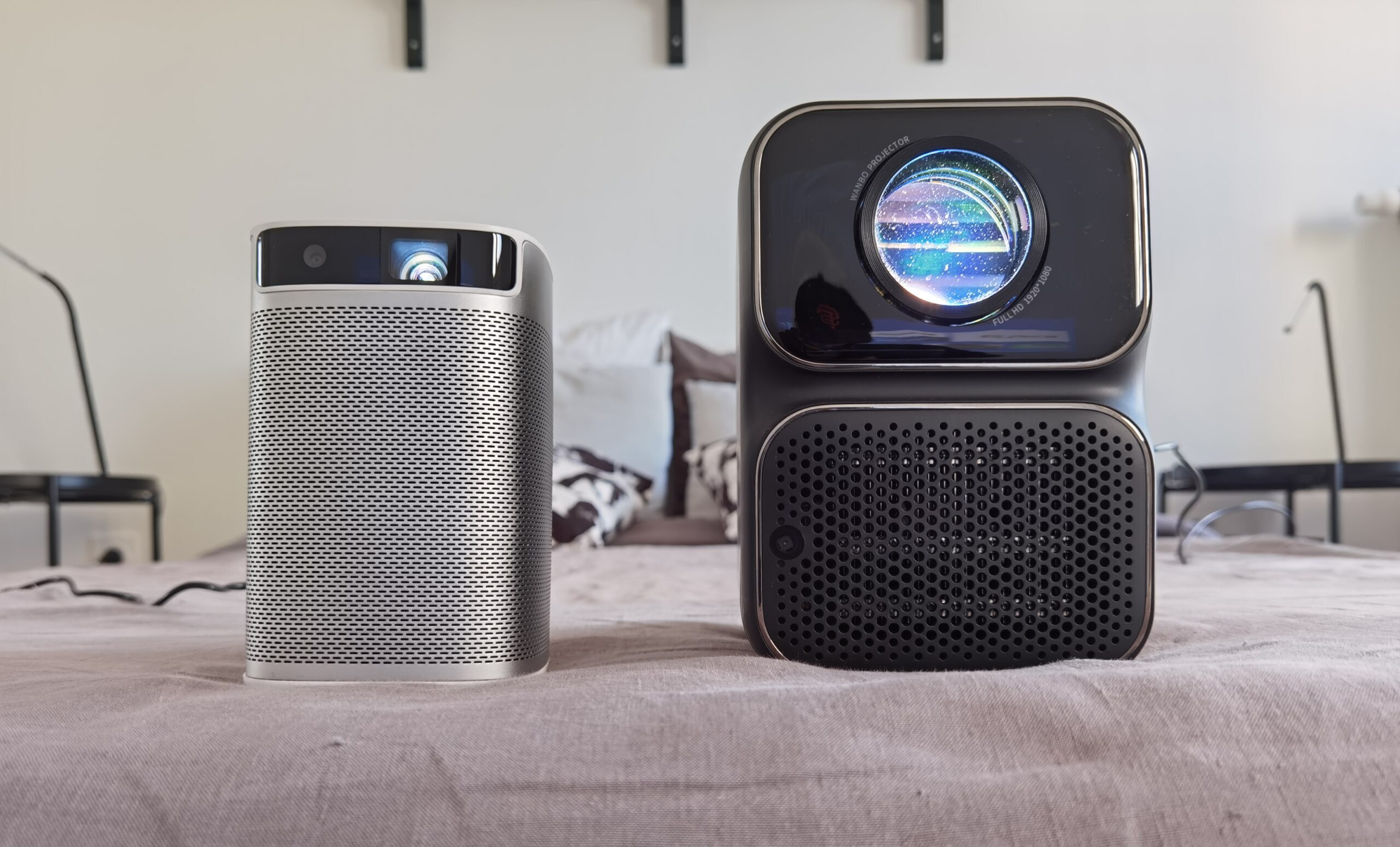 Wanbo TT vs XGIMI Mogo Pro - Front View of the Portable Projector